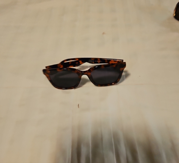 Tortoise Shell Sunglasses - Picture 1 of 1